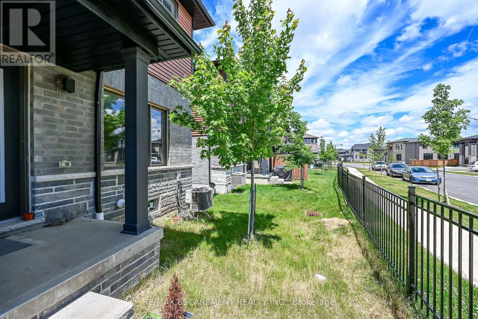 #96 120 COURT DRIVE - 47