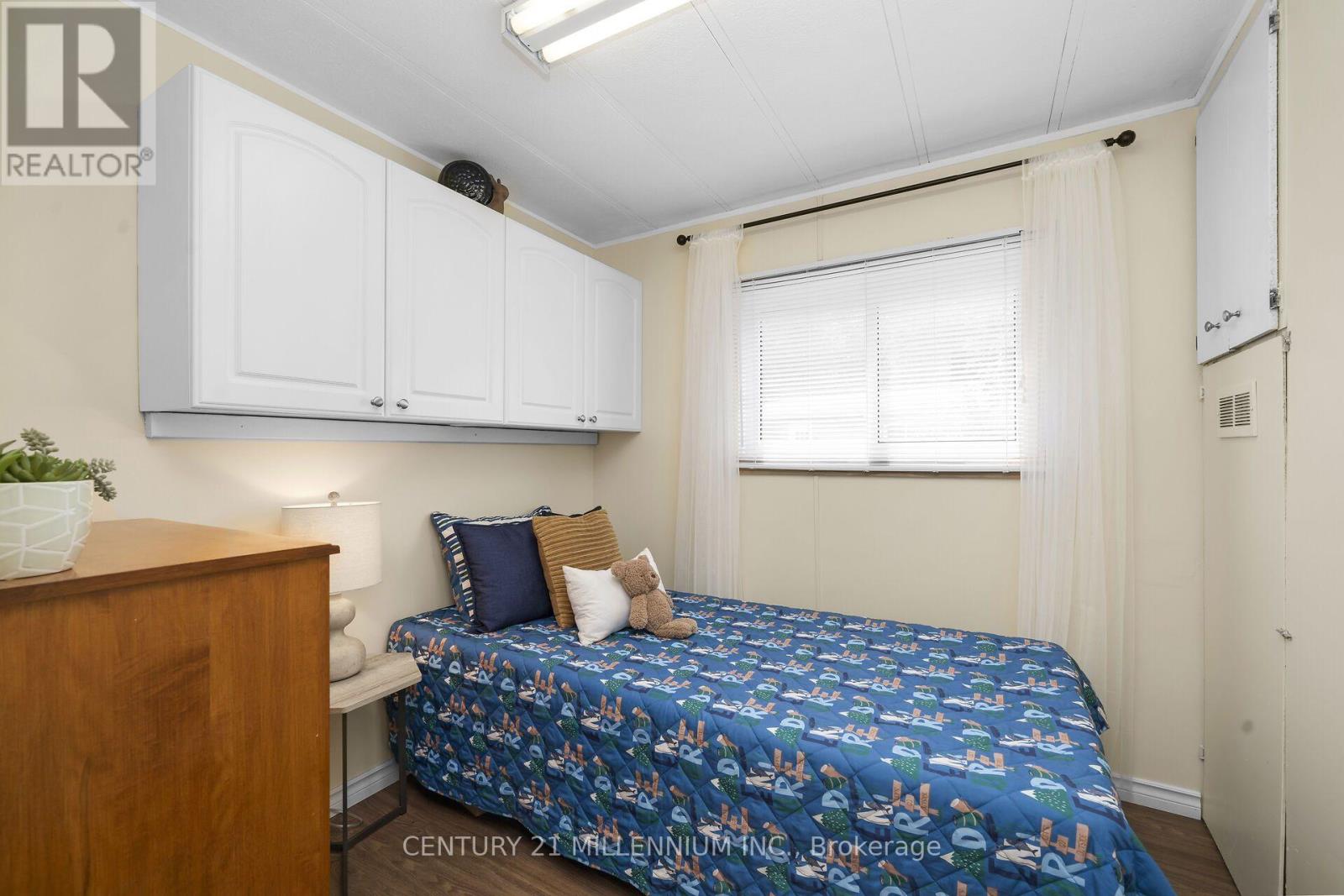 7 LAUREL LANE - Image 24