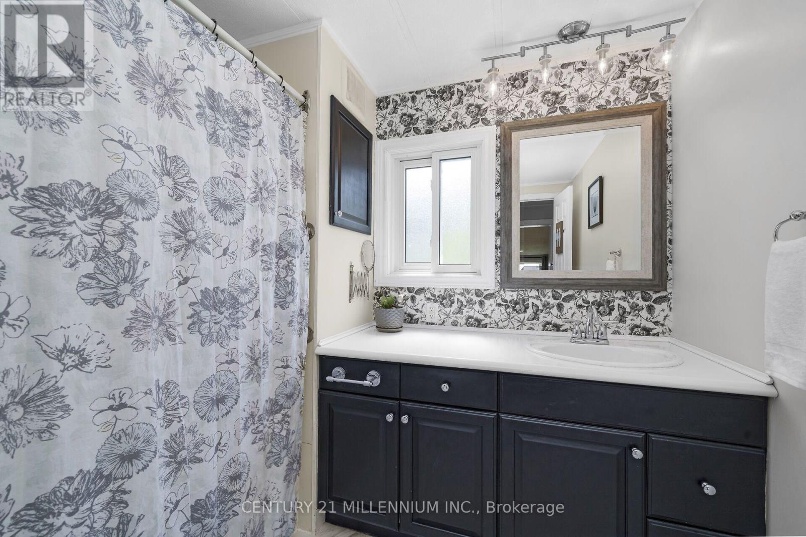 7 LAUREL LANE - Image 25