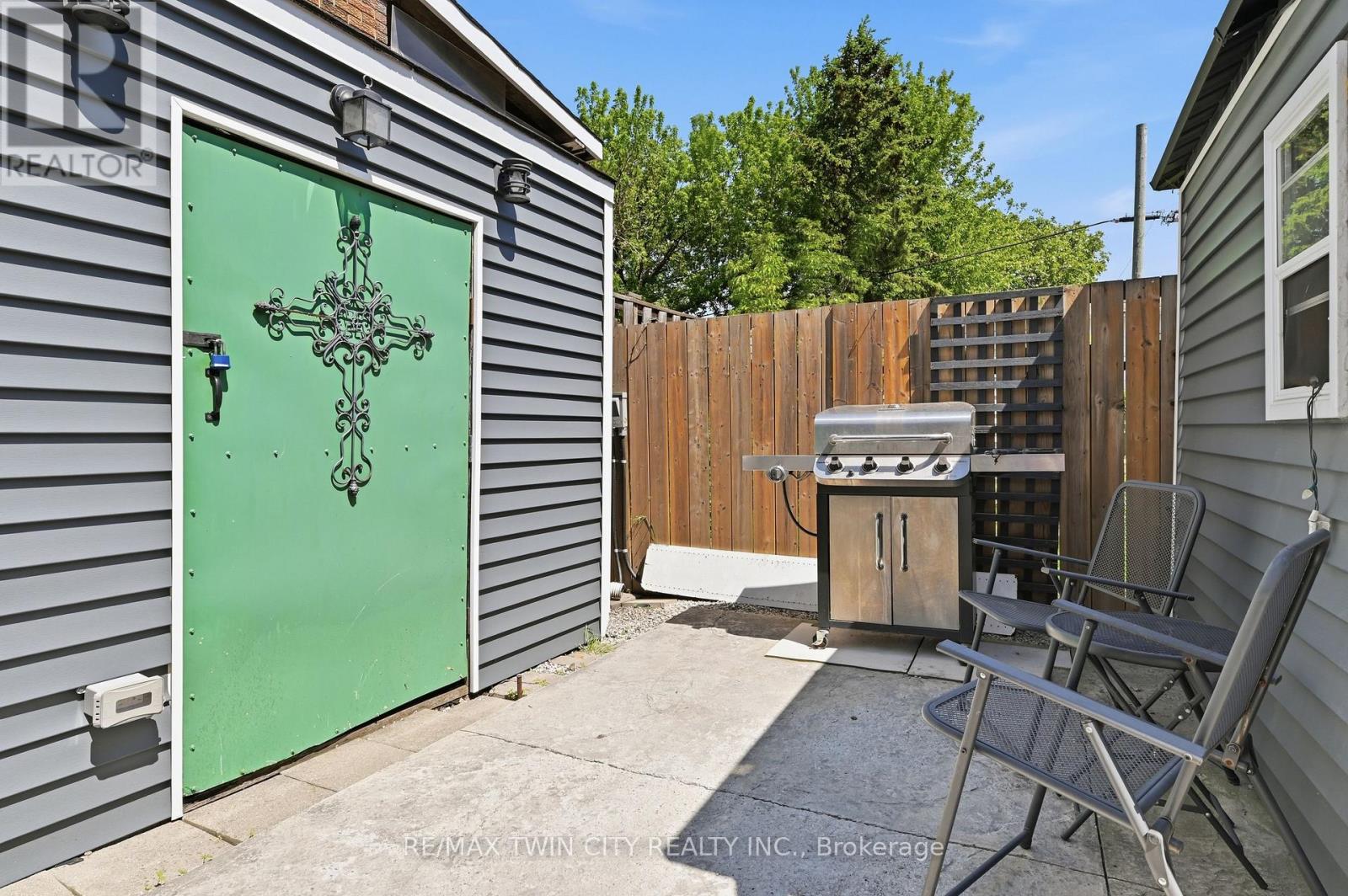 23 BRITANNIA AVENUE - 29