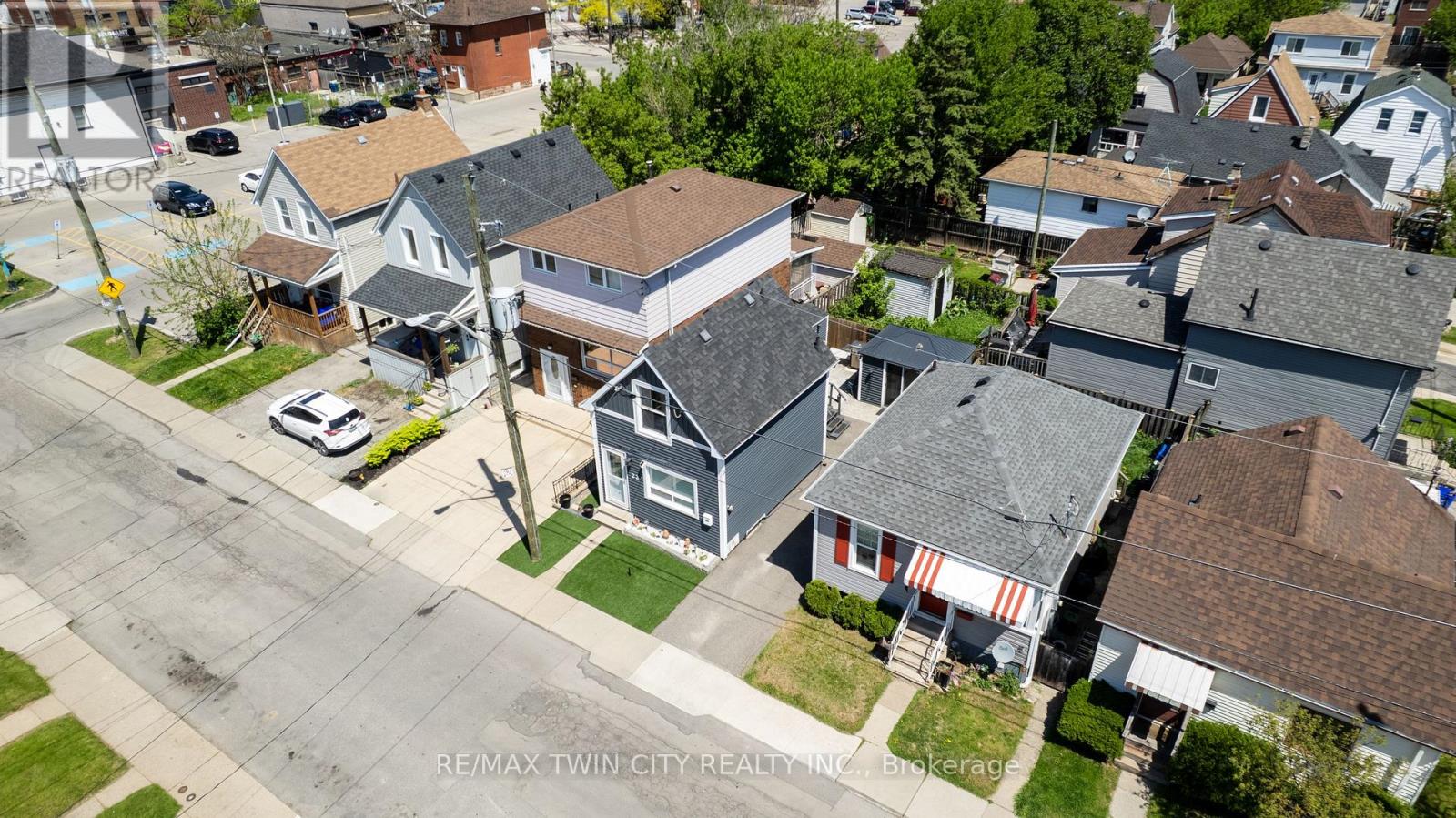 23 BRITANNIA AVENUE - 31