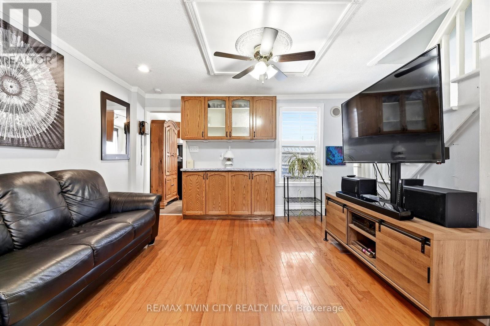 23 BRITANNIA AVENUE - 9