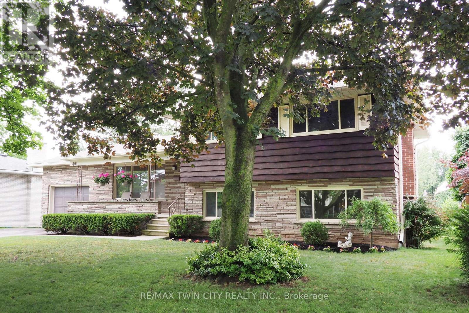 401 FOREST HILL DRIVE — photo 2