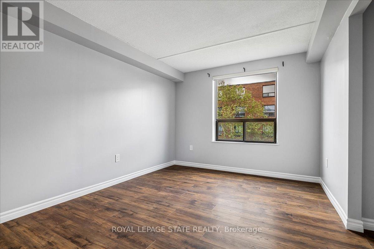 #605 966 QUEENSTON ROAD - 37