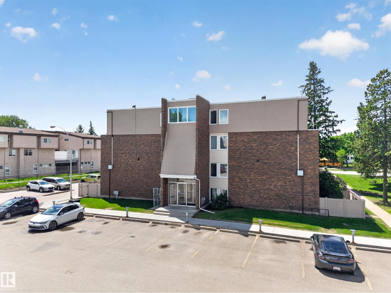 #103 7805 159 ST NW - 38