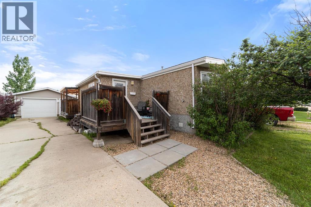 4906 55 Avenue - 1