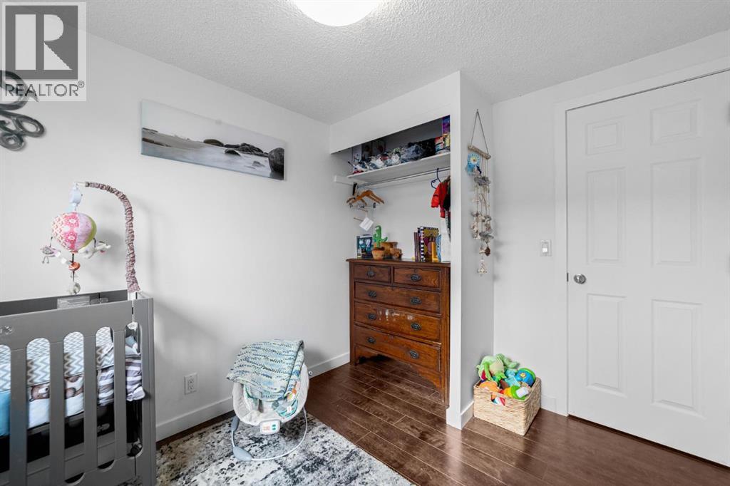 4906 55 Avenue - 18