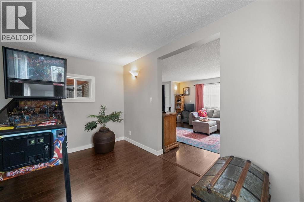 4906 55 Avenue - 13
