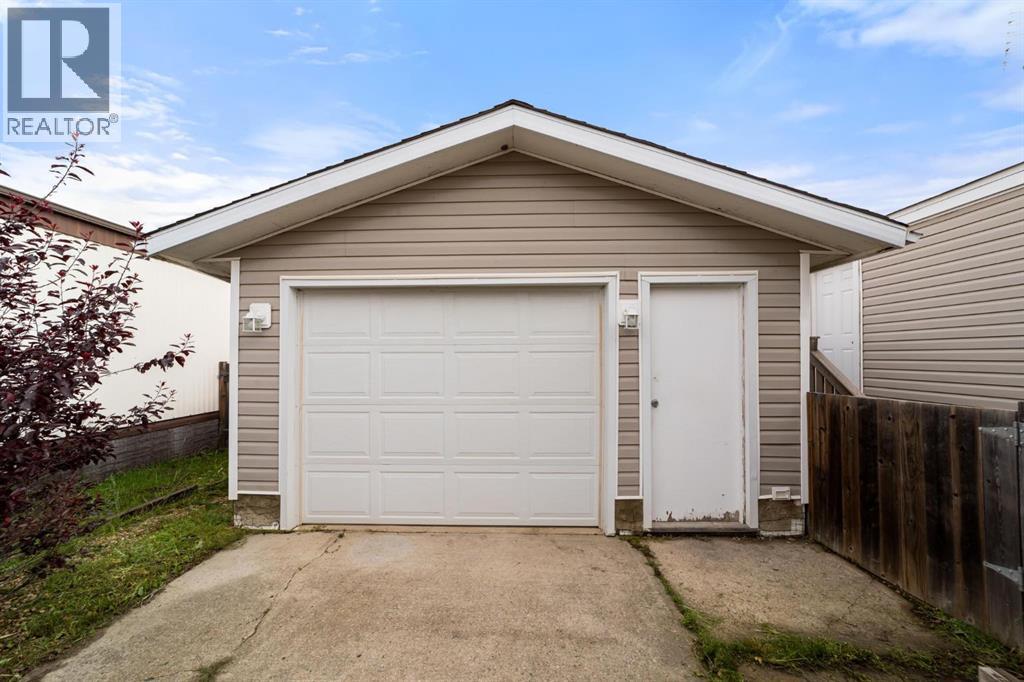 4906 55 Avenue - 26