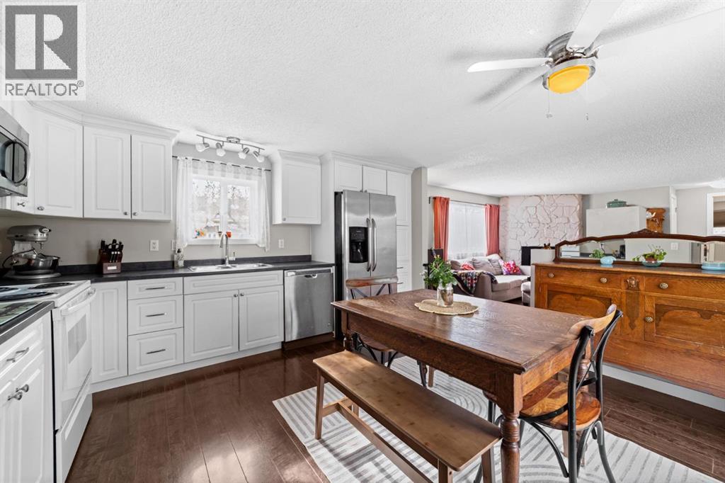 4906 55 Avenue - 8
