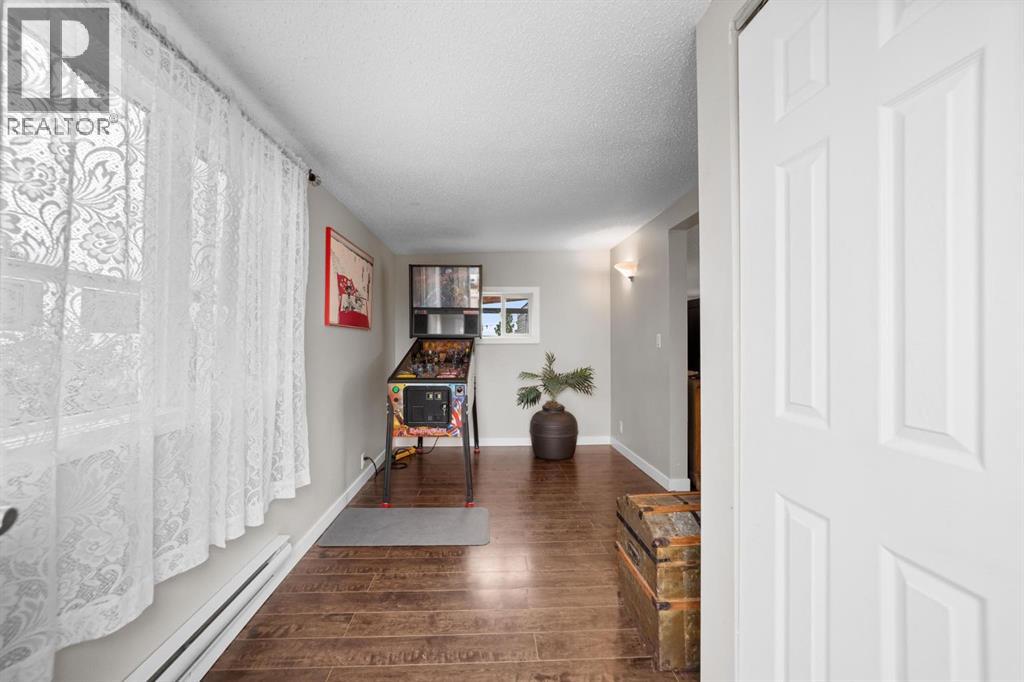 4906 55 Avenue - 12
