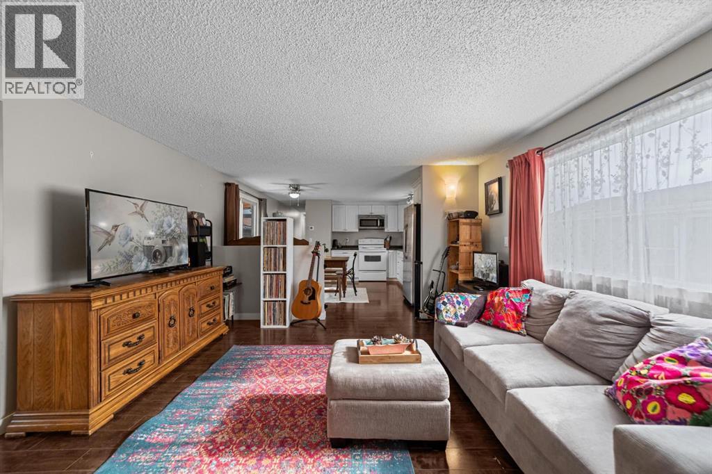 4906 55 Avenue - 4
