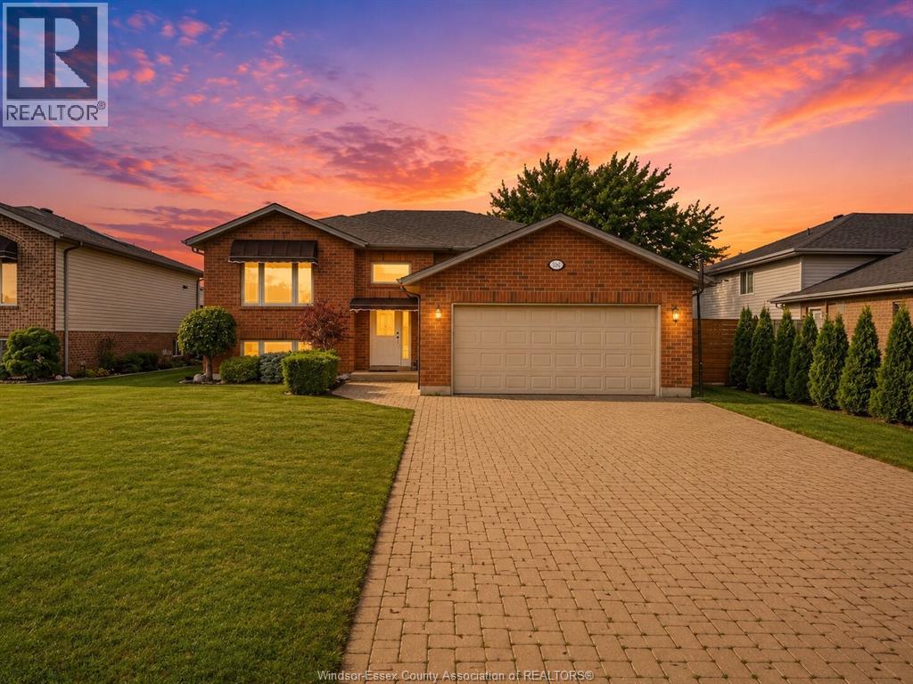 890 SOUTHWOOD DRIVE - 1