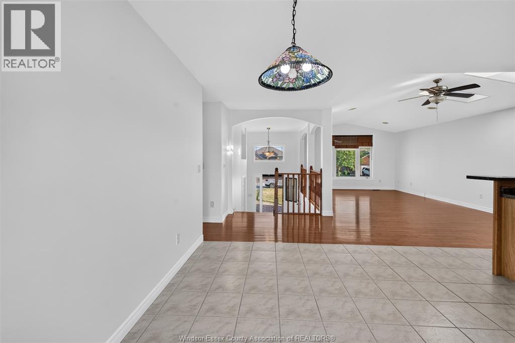 890 SOUTHWOOD DRIVE - 13