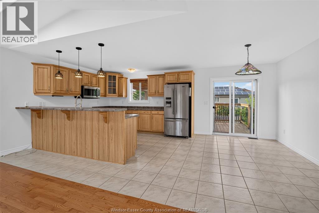 890 SOUTHWOOD DRIVE - 14