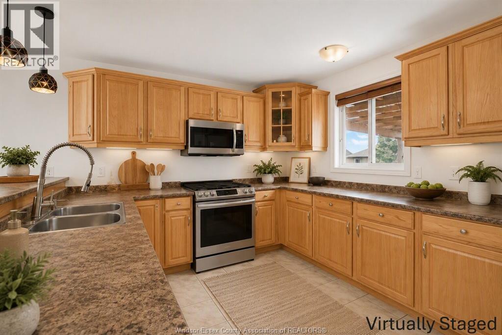 890 SOUTHWOOD DRIVE - 17