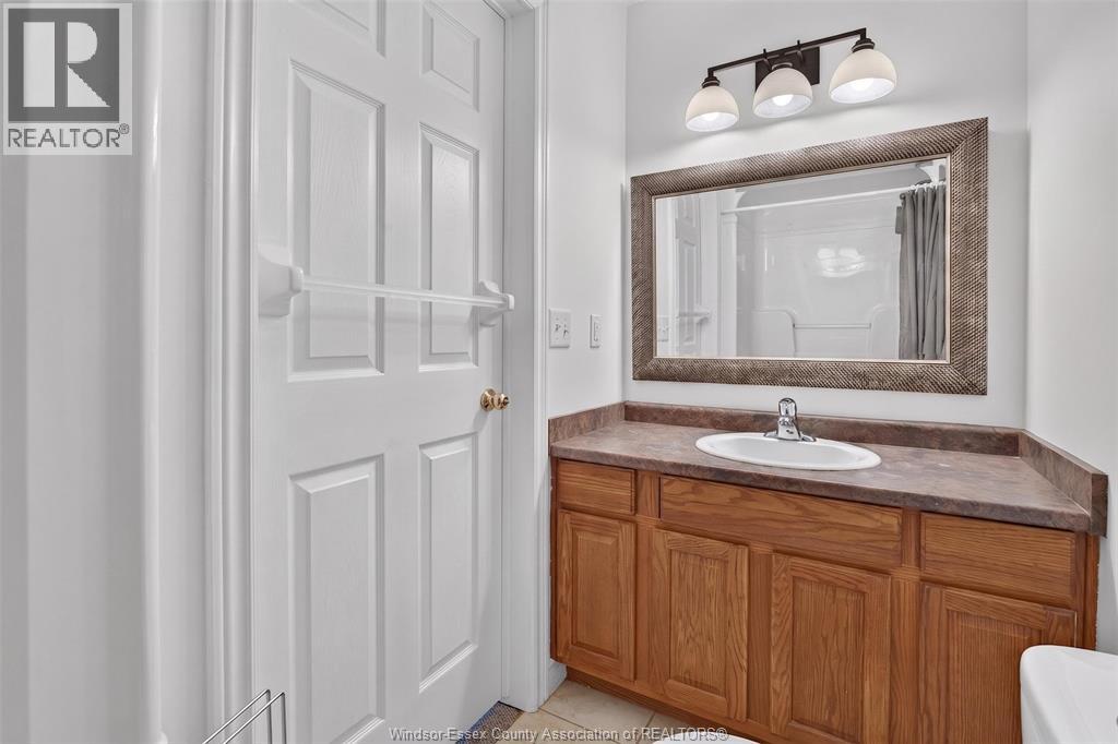 890 SOUTHWOOD DRIVE - 21