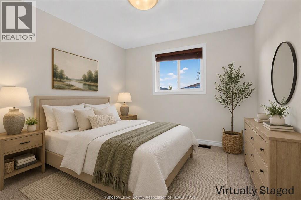 890 SOUTHWOOD DRIVE - 23