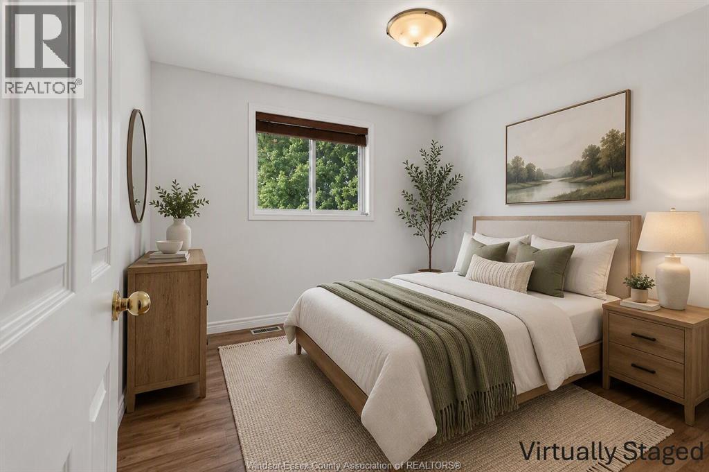 890 SOUTHWOOD DRIVE - 25