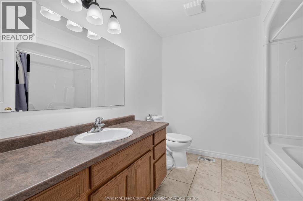 890 SOUTHWOOD DRIVE - 26