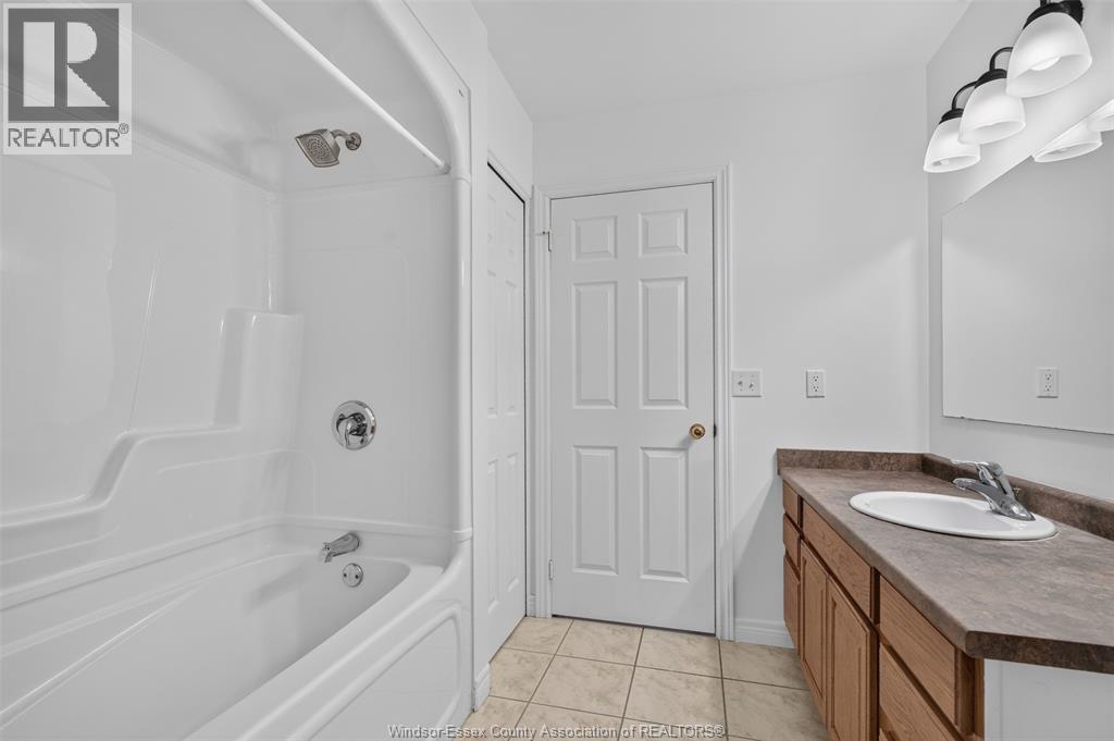 890 SOUTHWOOD DRIVE - 27