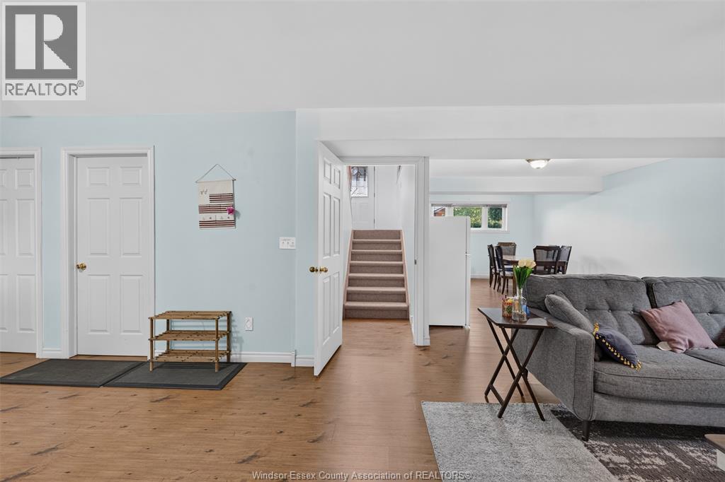 890 SOUTHWOOD DRIVE - 28
