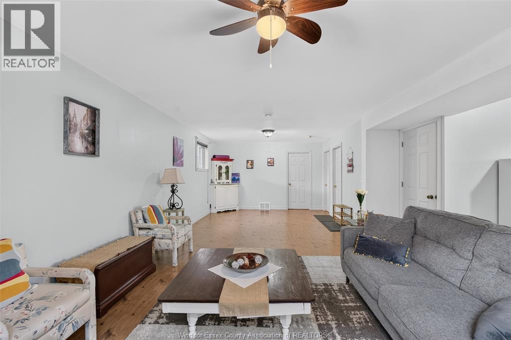 890 SOUTHWOOD DRIVE - 31