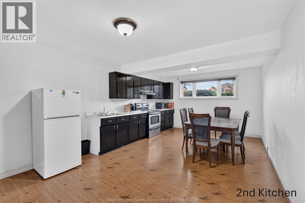 890 SOUTHWOOD DRIVE - 32