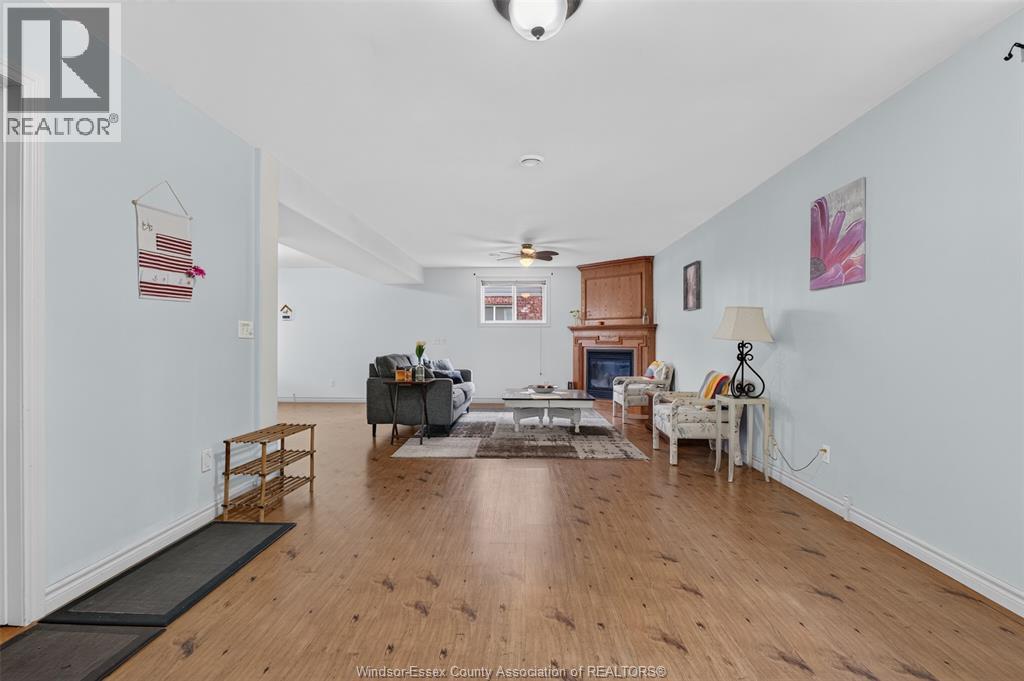 890 SOUTHWOOD DRIVE - 34
