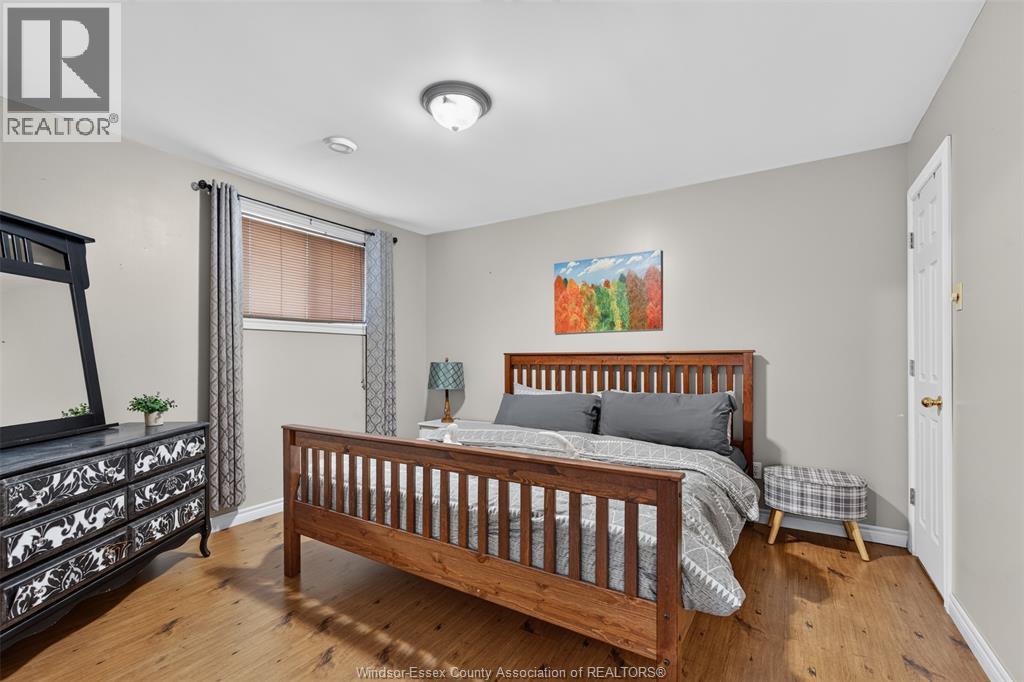 890 SOUTHWOOD DRIVE - 35