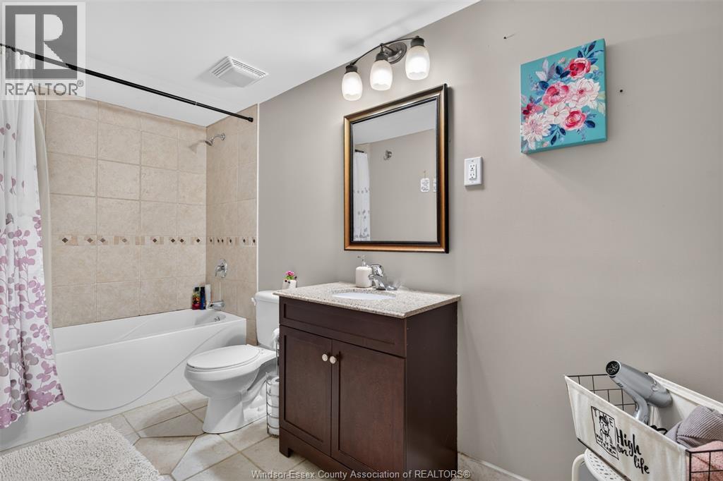 890 SOUTHWOOD DRIVE - 36