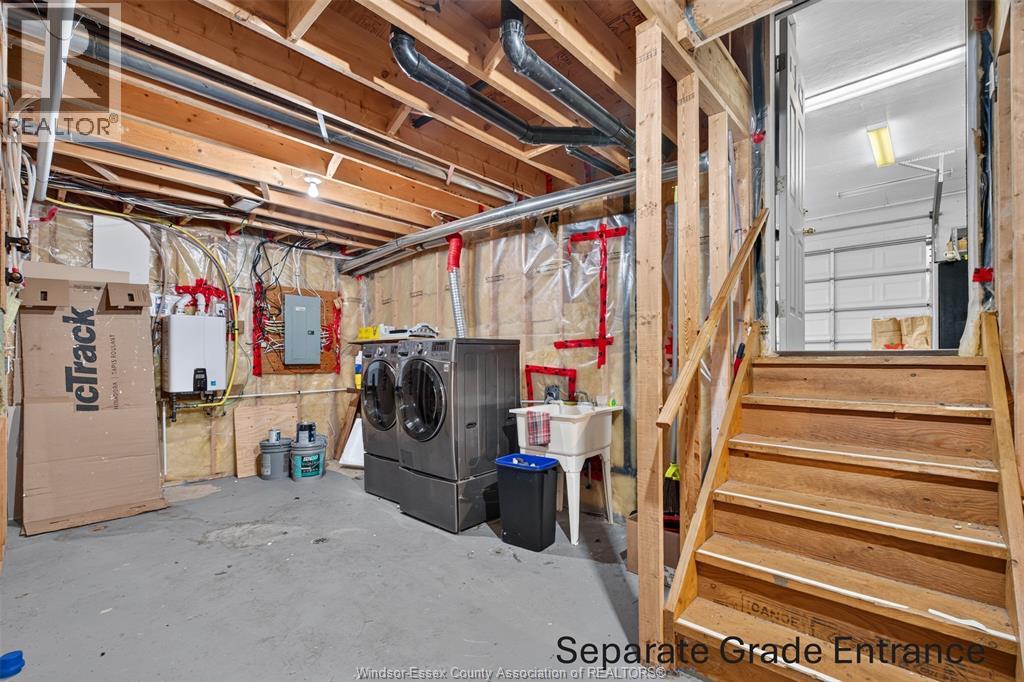 890 SOUTHWOOD DRIVE - 38