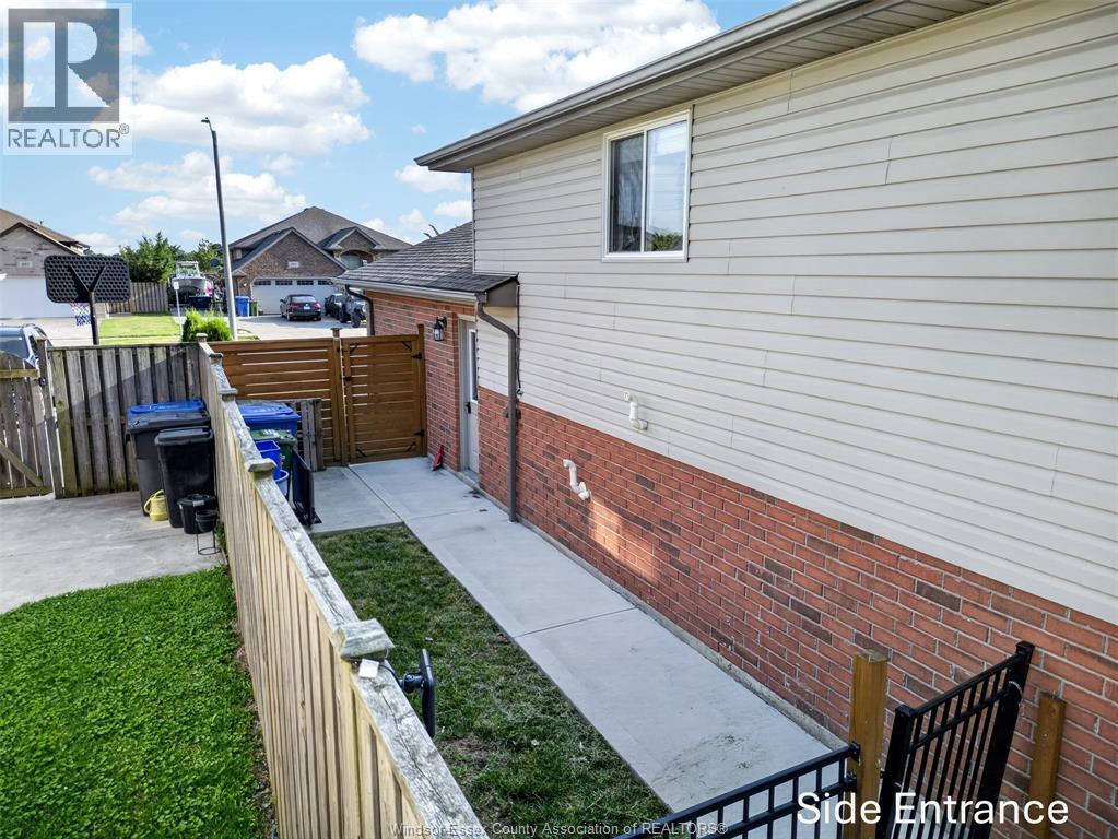 890 SOUTHWOOD DRIVE - 40