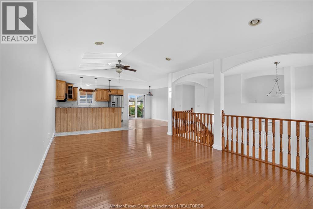 890 SOUTHWOOD DRIVE - 8