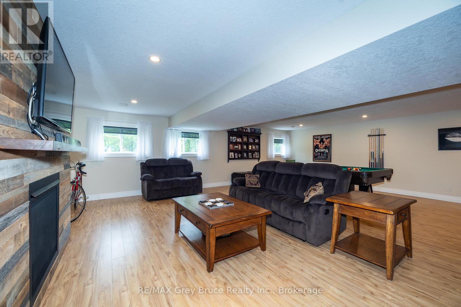 350293 A CONCESSION - 30