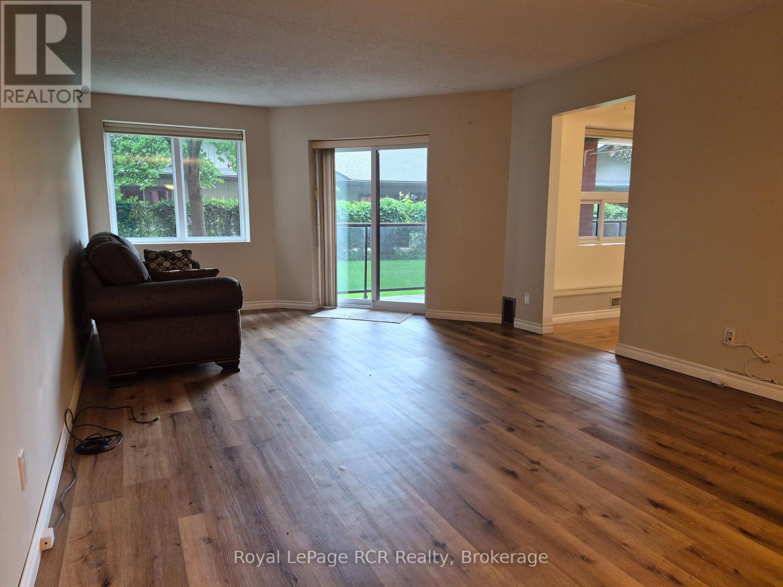 #102 536 11TH AVENUE - 13
