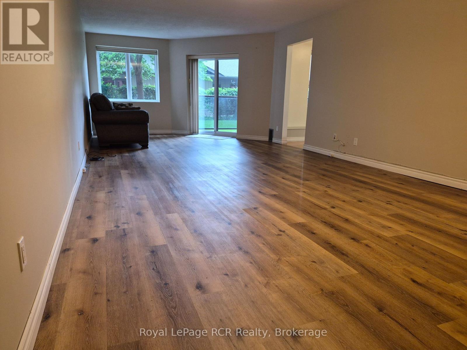 #102 536 11TH AVENUE - 14