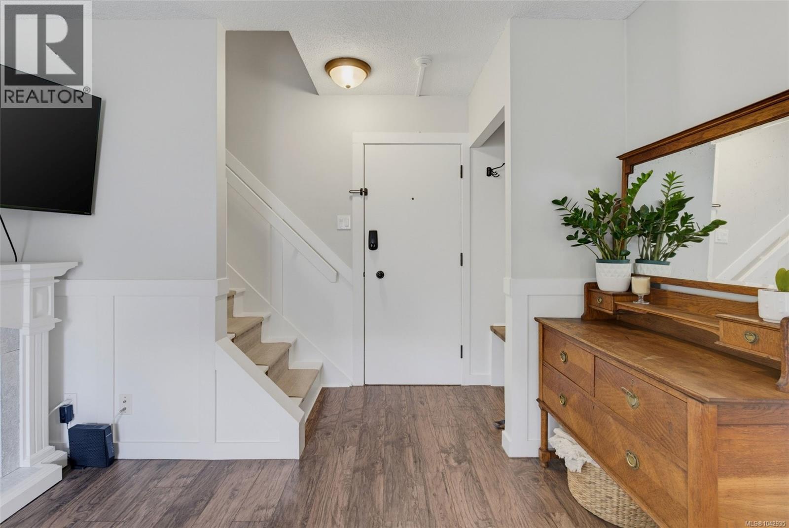 30 477 Lampson St, Esquimalt