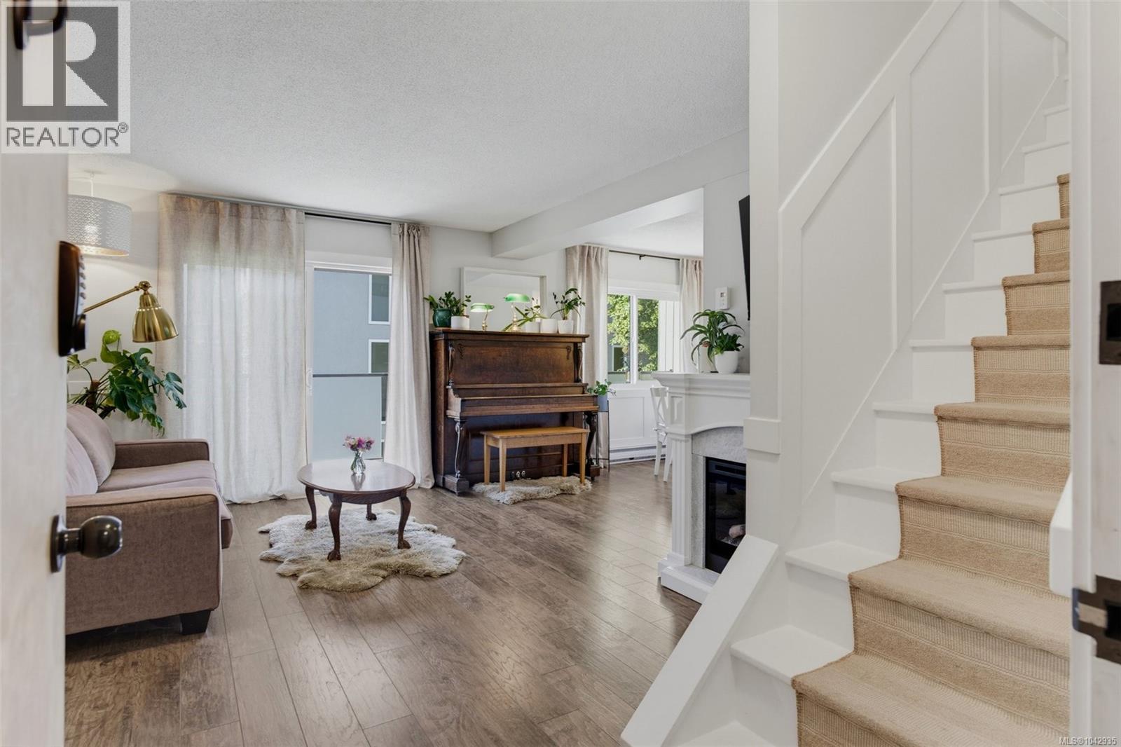 30 477 Lampson St, Esquimalt