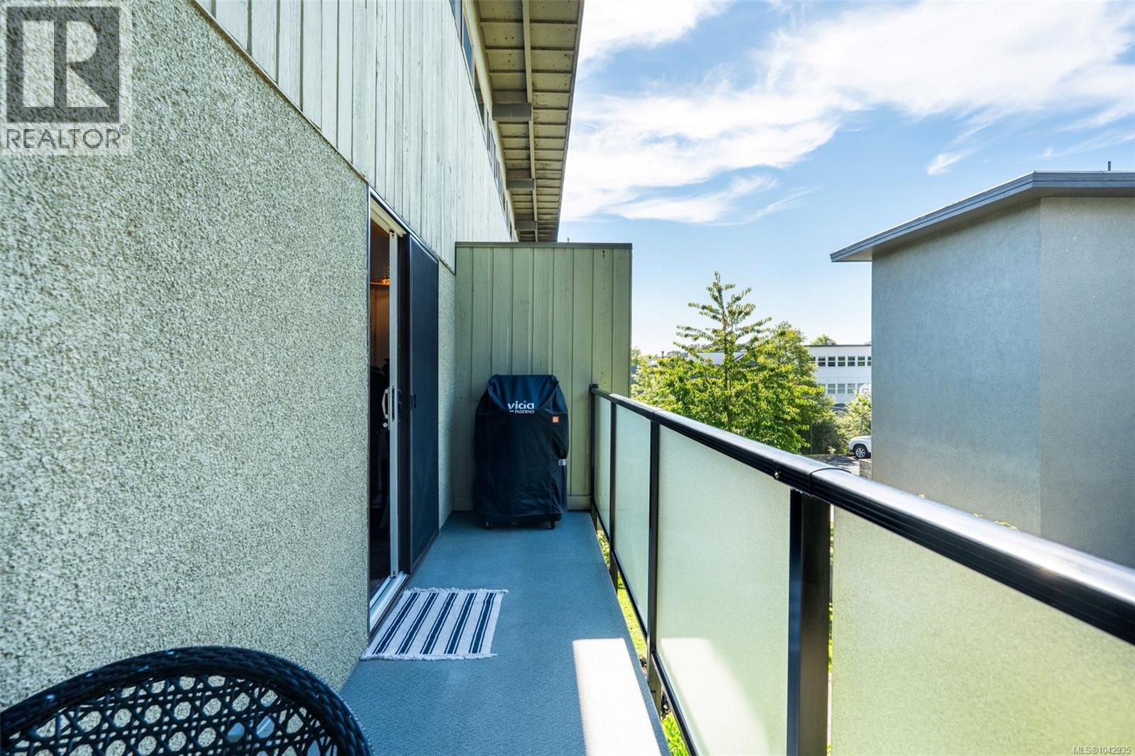 30 477 Lampson St, Esquimalt