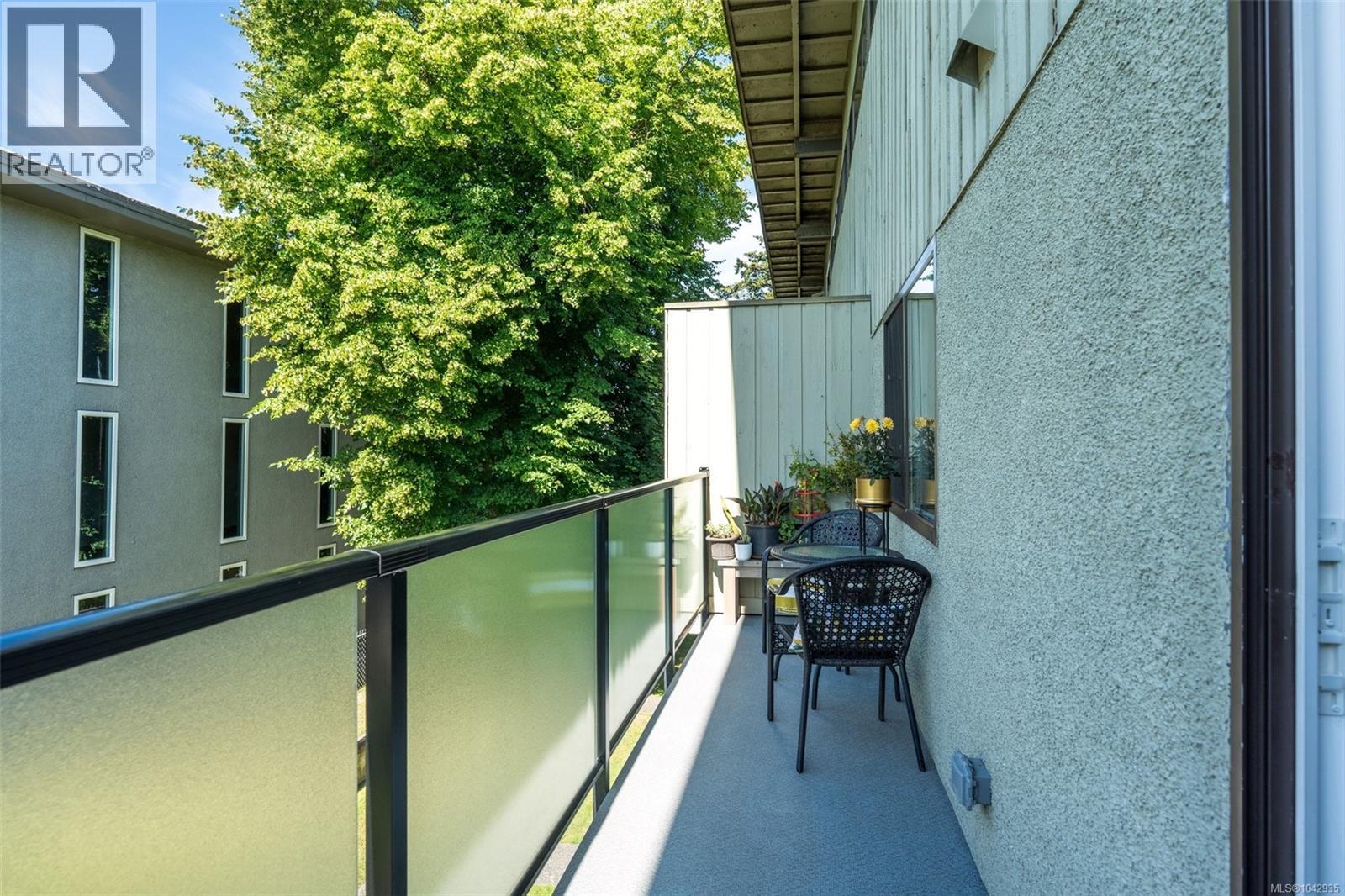 30 477 Lampson St, Esquimalt