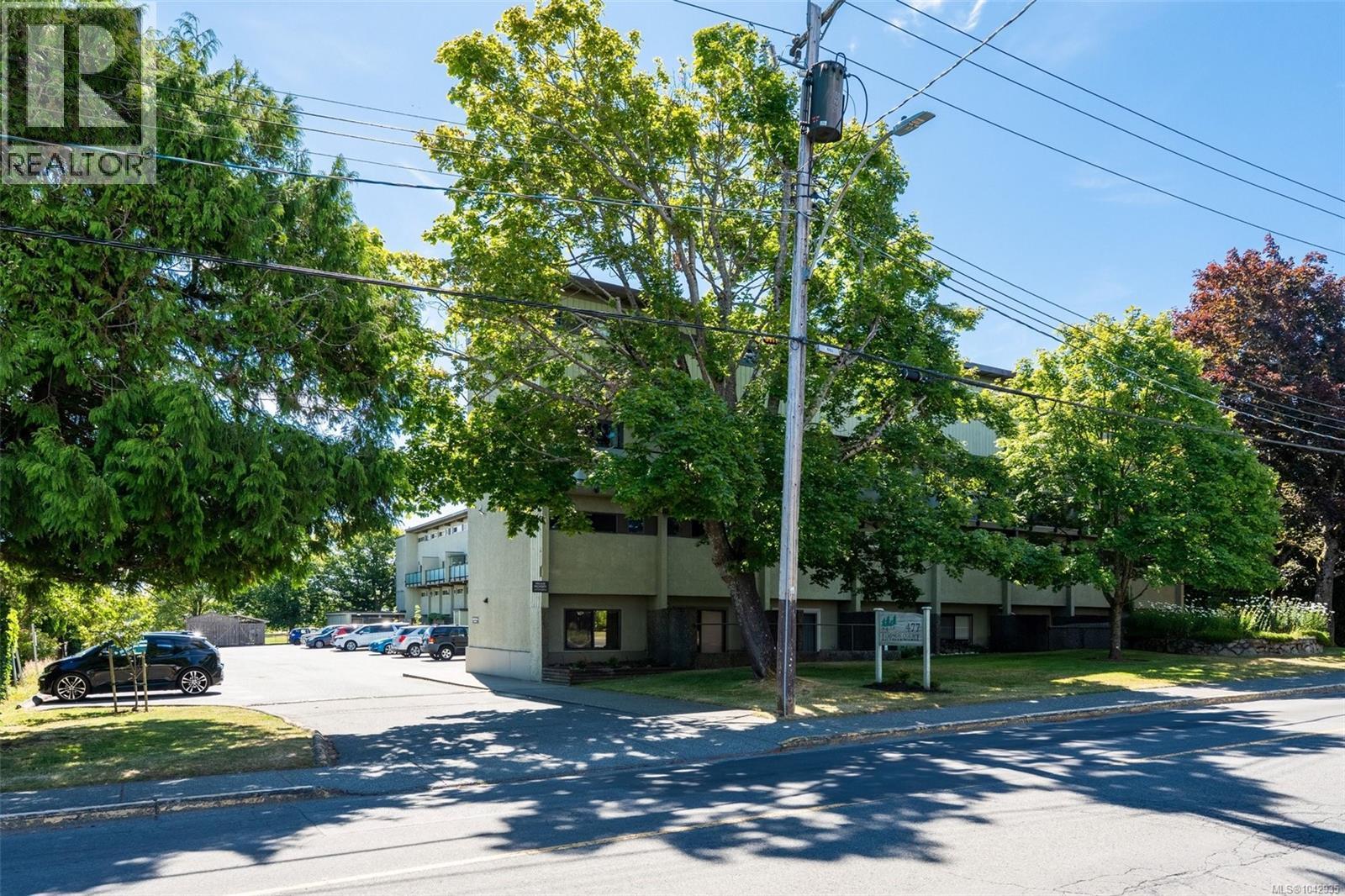30 477 Lampson St, Esquimalt