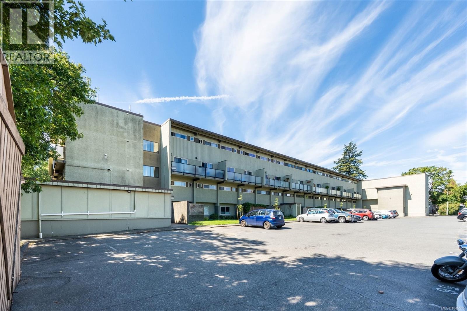 30 477 Lampson St, Esquimalt