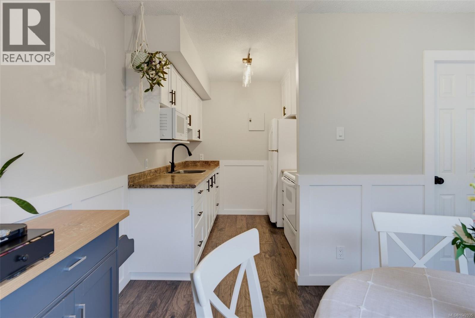 30 477 Lampson St, Esquimalt