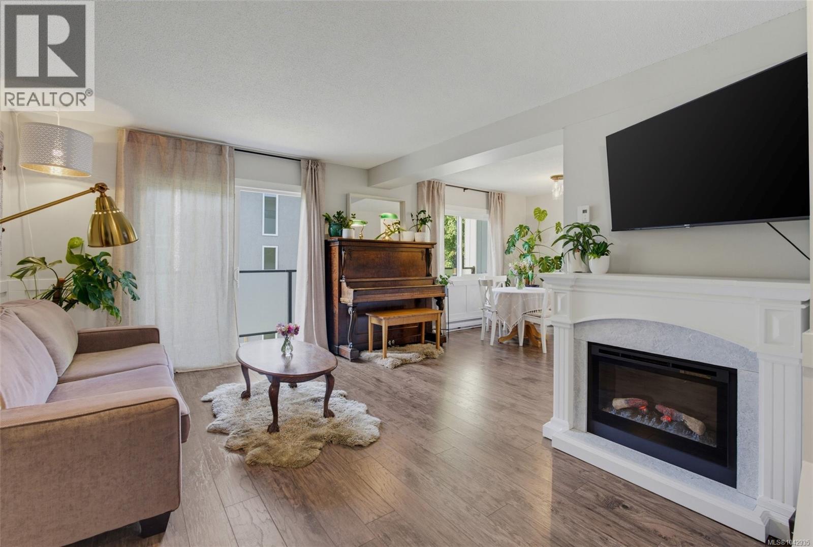 30 477 Lampson St, Esquimalt