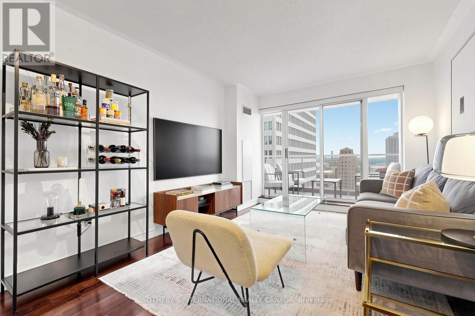 #2303 909 BAY STREET - Image 3