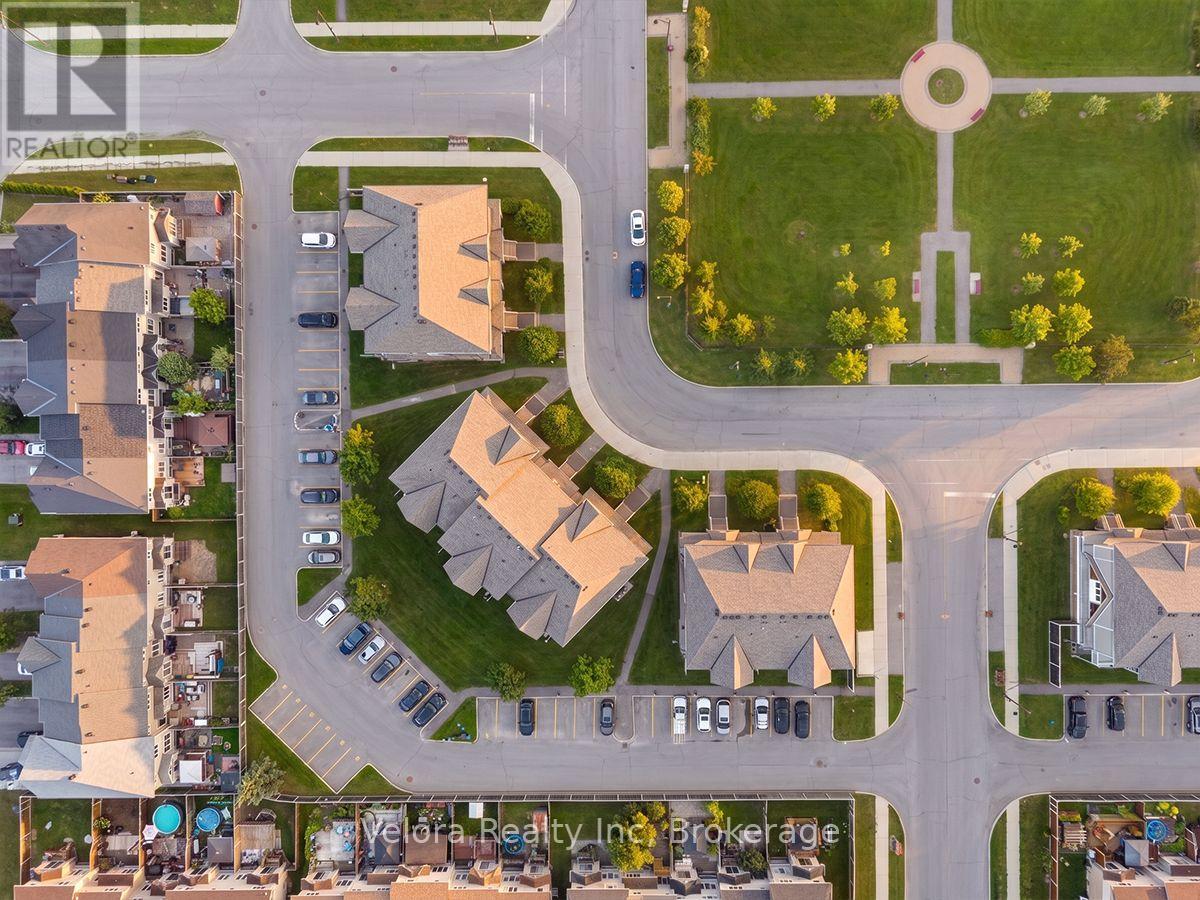 639 LAKERIDGE DRIVE - 24