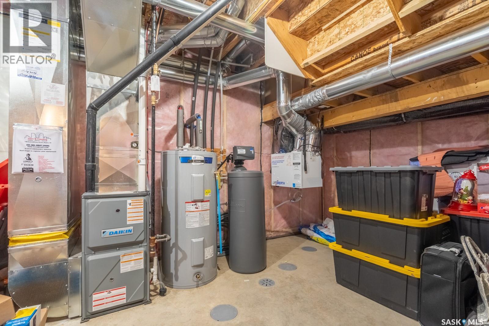 4620 Ferndale CRESCENT — photo 30