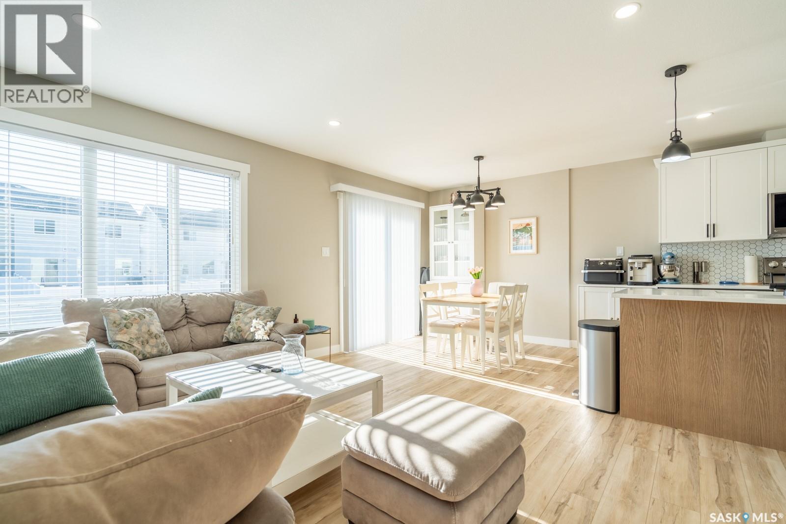 4620 Ferndale CRESCENT — photo 8