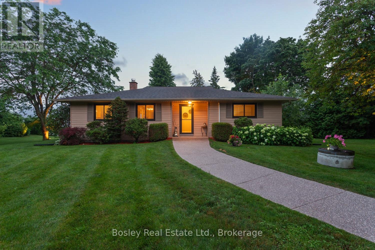 373 VICTORIA BEACH ROAD - 44